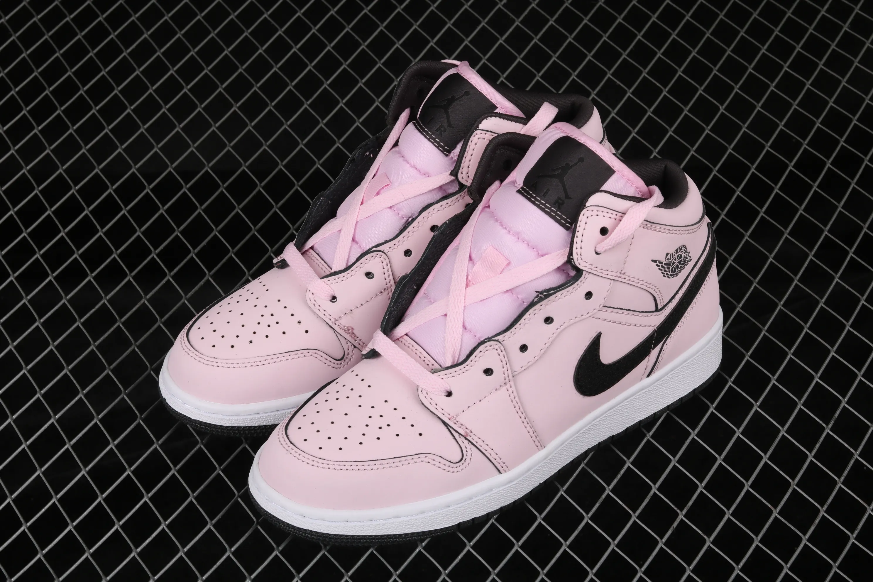 All categories Air Jordan Jordan series basketball shoes Air Jordan 1 Mid Air Jordan 1 Mid GS AJ1 Joe 1 white black pink cherry blossom 555112-601